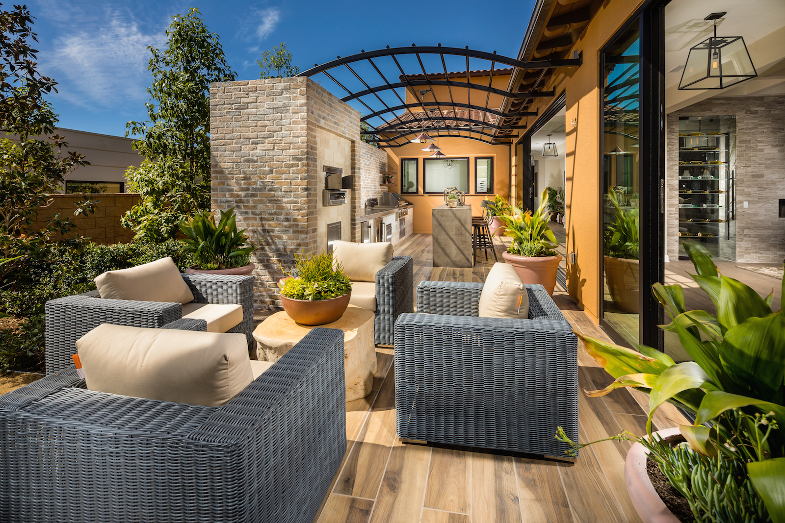 Canyon Oaks, Chatsworth, CA | TREK Broker: Travel & Real Estate Knowledge